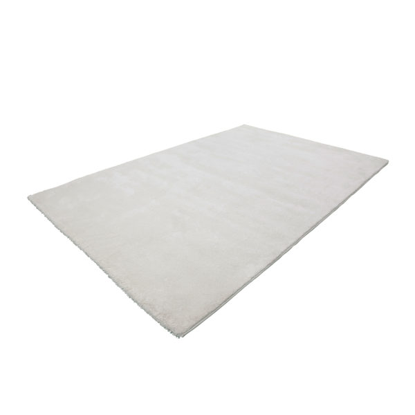 Wit hoogpolig tapijt